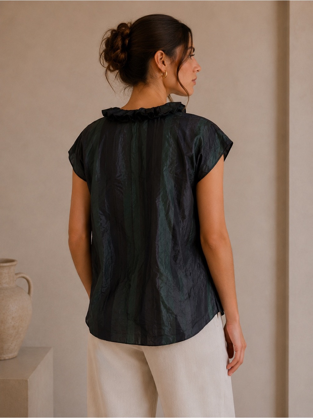 Talbots Ruffled 100% Silk V-Neck Short Sleeve Top in Black & Green Top Size 16 - Picture 2 of 6